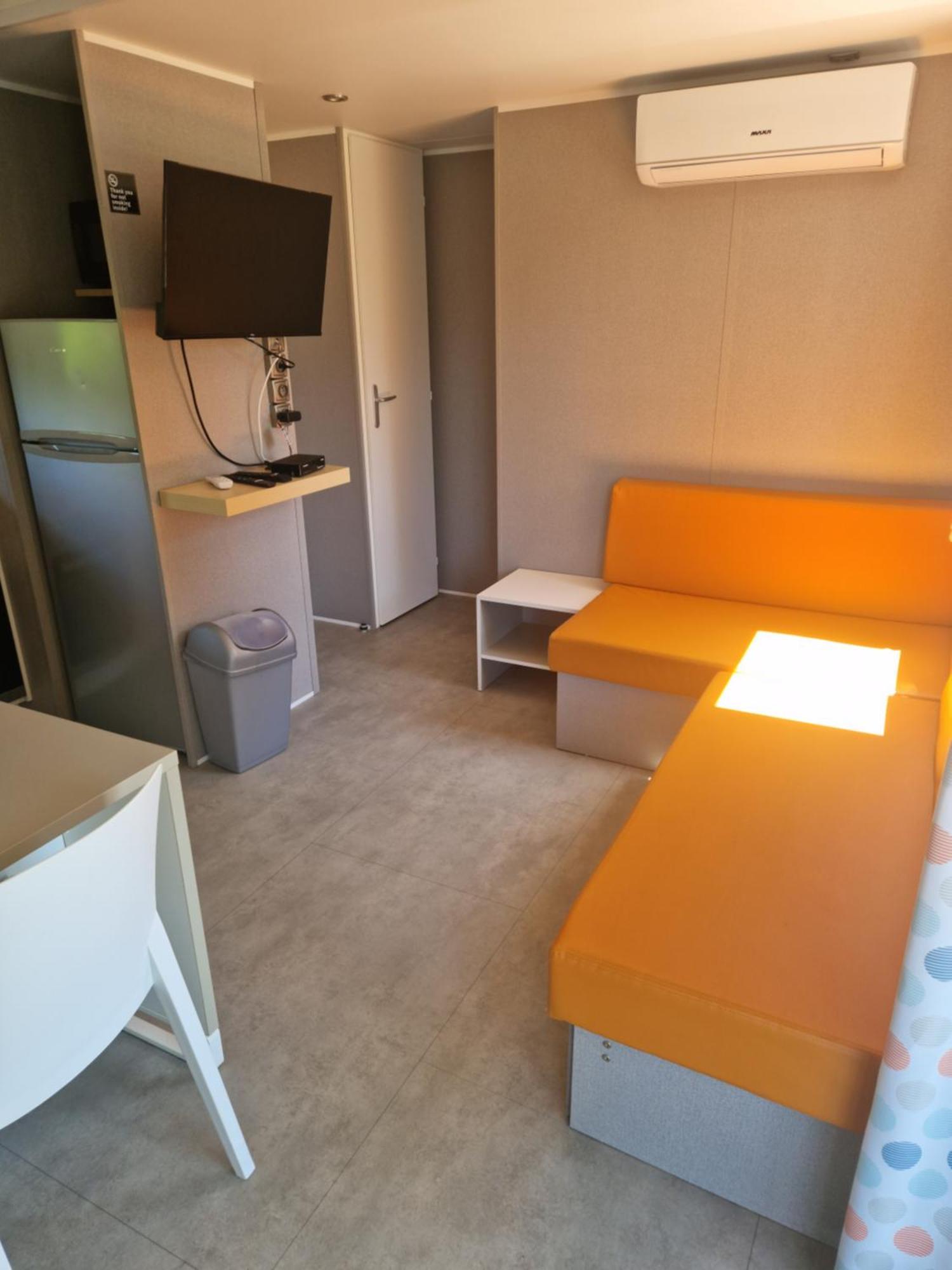 5 Etoiles Piscines Chauffees Club Enfants Mobilhome Premium 6pers * Houlgate